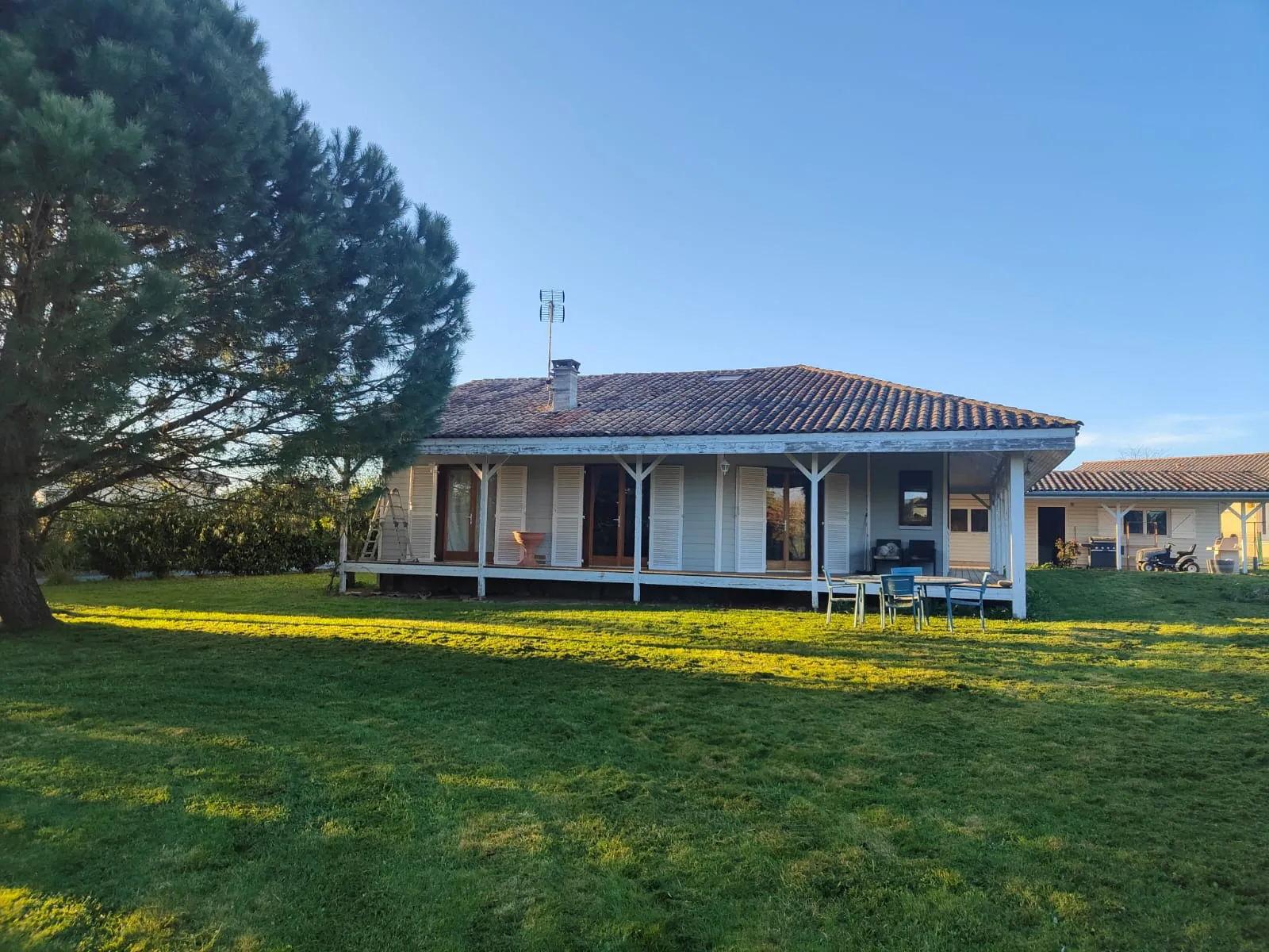 Maison de plain-pied avec garage et jardin à La Réole – 120 m² 