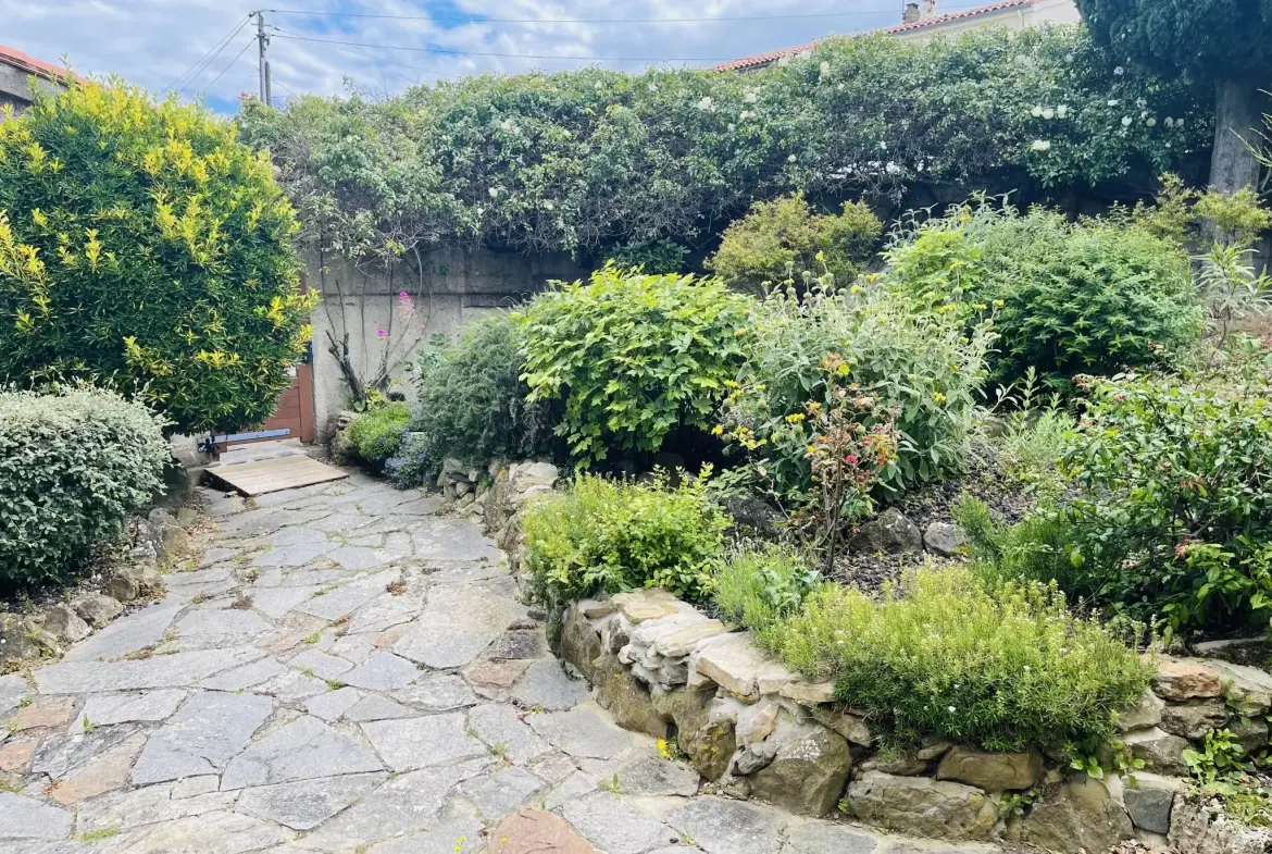 Belle maison avec piscine et annexe à Carcassonne Montlegun, secteur calme et verdoyant 