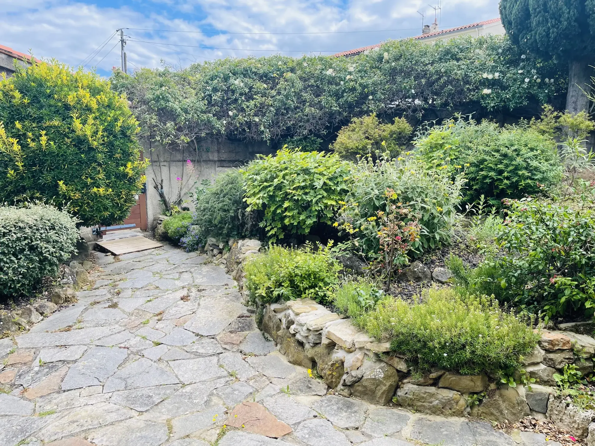 Belle maison avec piscine et annexe à Carcassonne Montlegun, secteur calme et verdoyant 