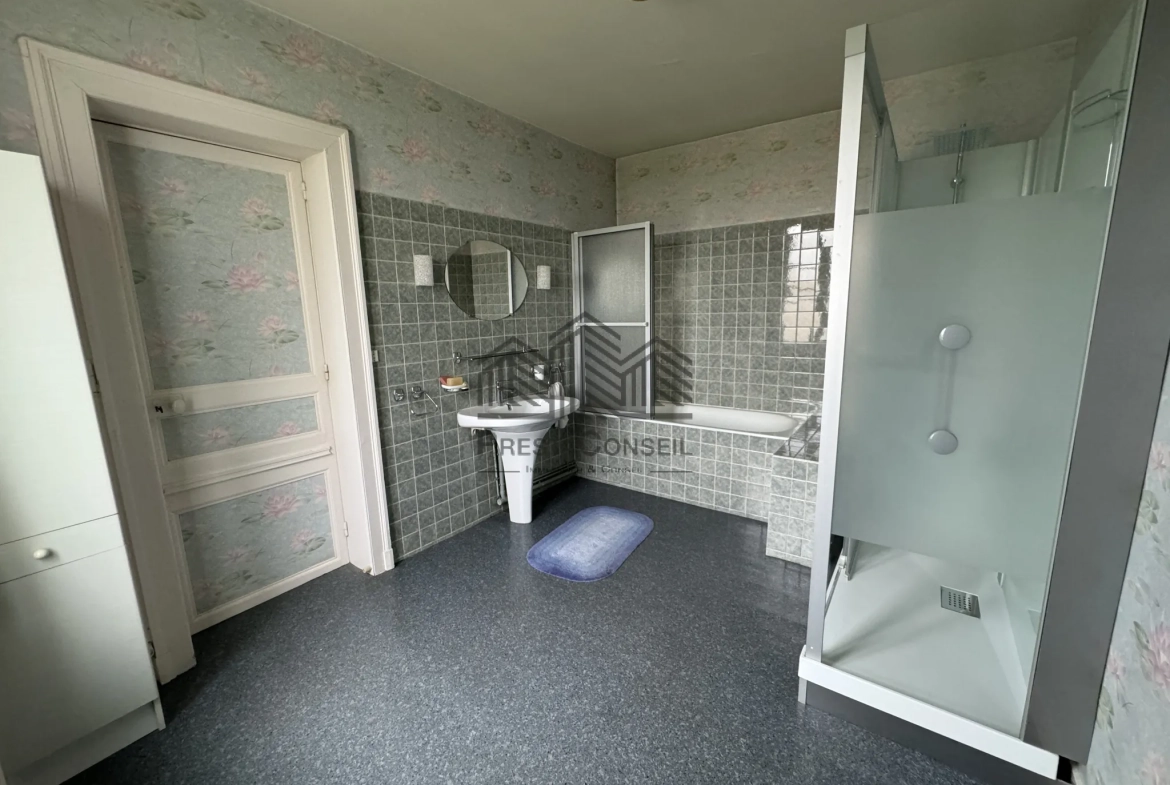 Maison 110 m² à Caudebec-lès-Elbeuf avec jardin et dépendance 