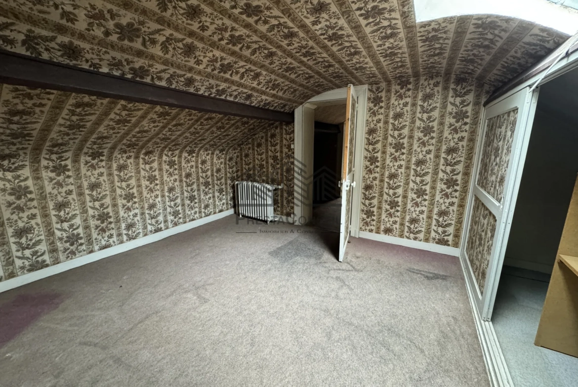 Maison 110 m² à Caudebec-lès-Elbeuf avec jardin et dépendance 