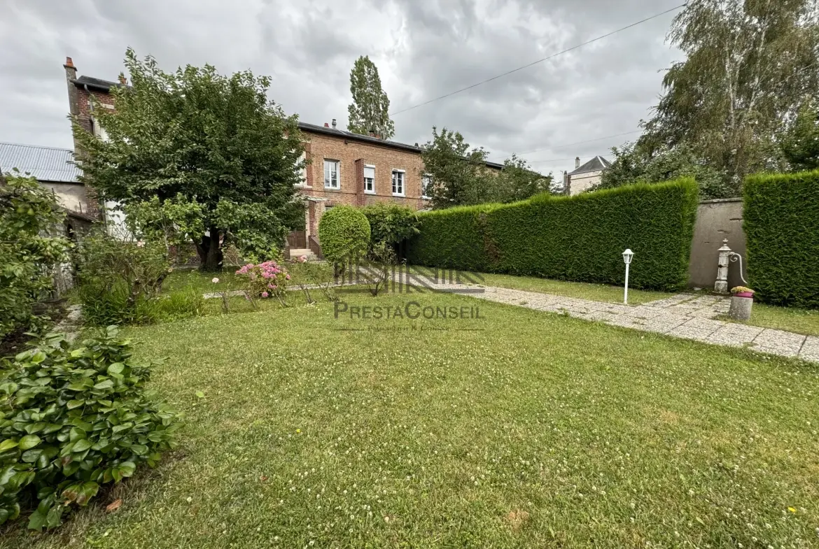 Maison 110 m² à Caudebec-lès-Elbeuf avec jardin et dépendance 