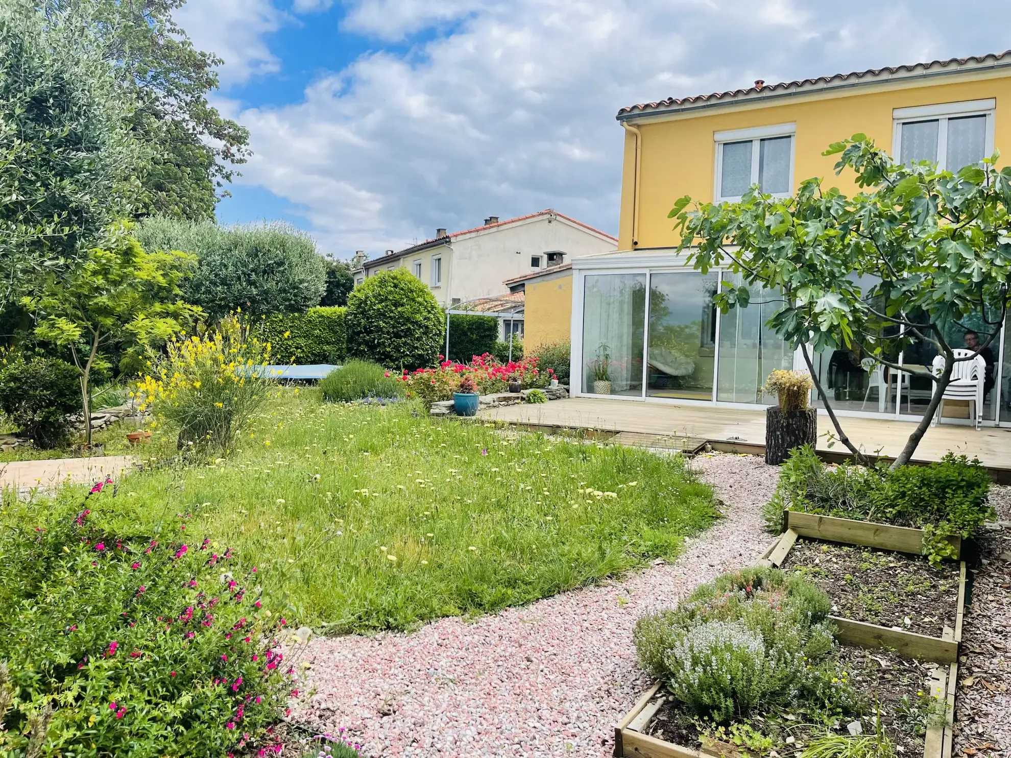 Belle maison avec piscine et annexe à Carcassonne Montlegun, secteur calme et verdoyant 