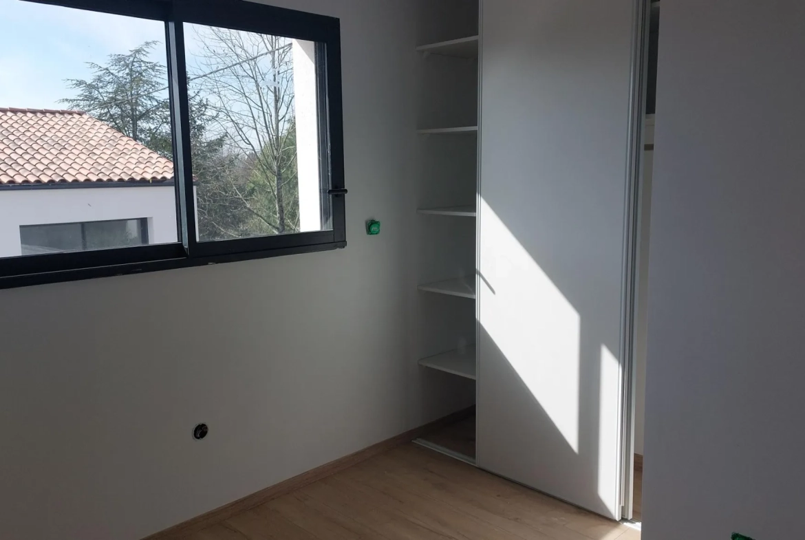 Appartement neuf de 62 m² avec terrasse et parking à Niort dans le secteur Les Brizeaux 