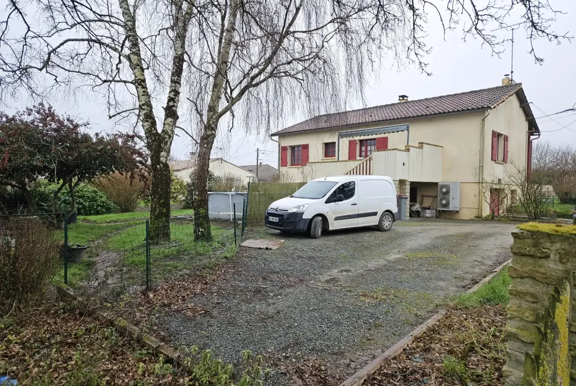 Maison 3 chambres avec jardin proche marais à Le Vanneau Irleau 