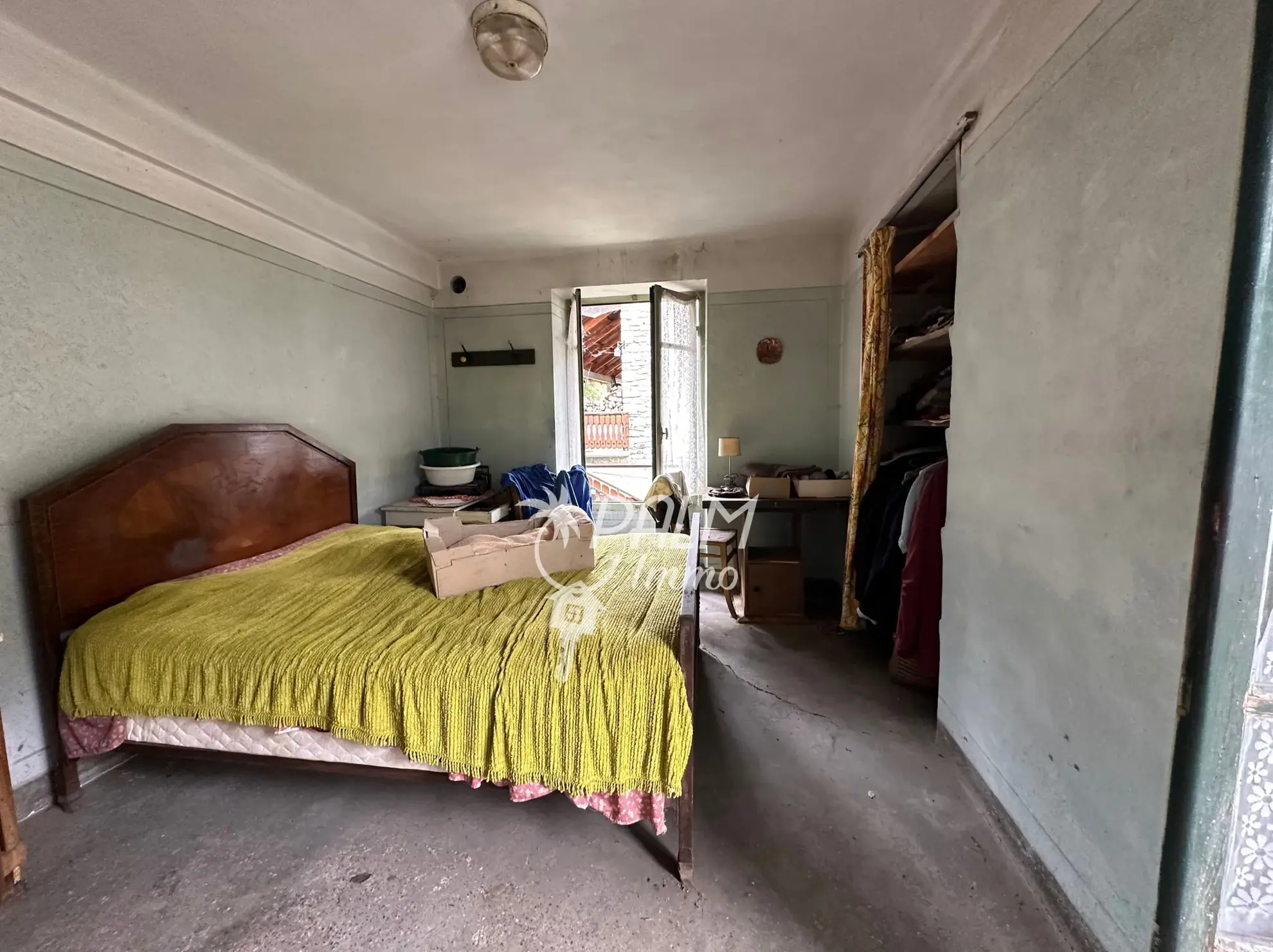 Maison en pierre à rénover avec terrain à Saint-Etienne-de-Tinée, vue montagne 
