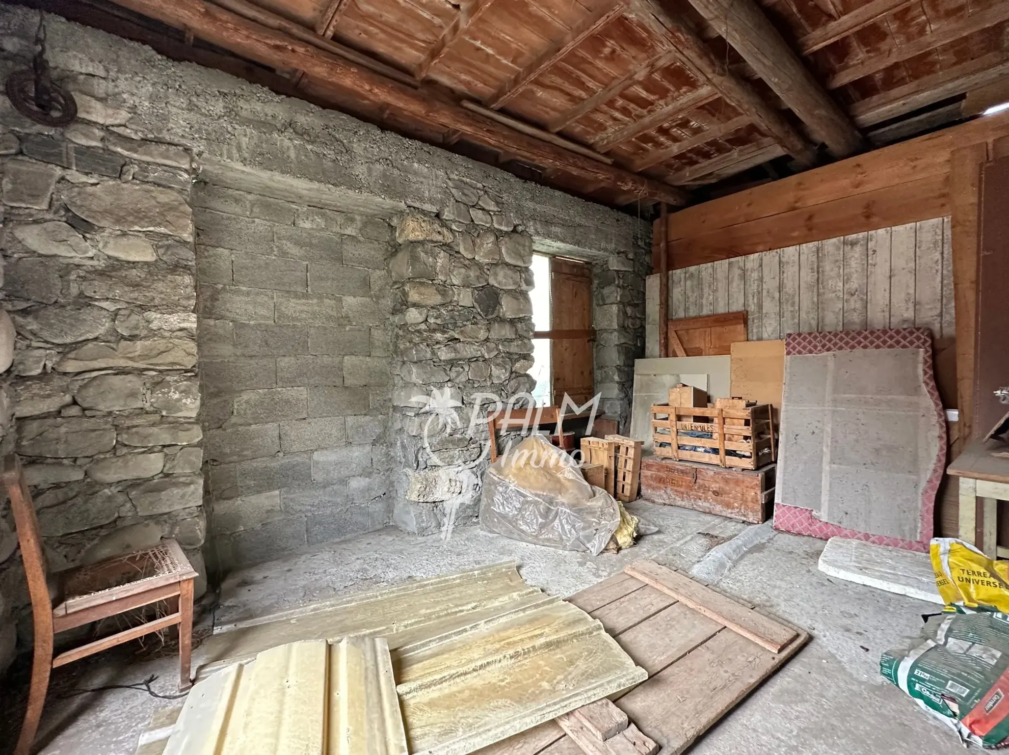 Maison en pierre à rénover avec terrain à Saint-Etienne-de-Tinée, vue montagne 