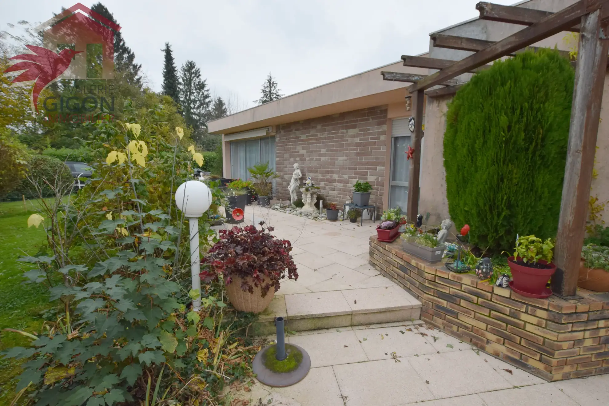 Magnifique maison d'architecte de plain-pied à Montbéliard avec jardin et garage 