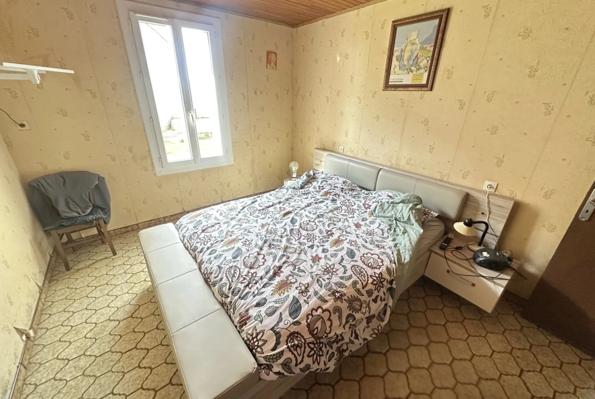 Maison en pierre avec grand hangar à Marmande avec espace de stockage de 650m² 