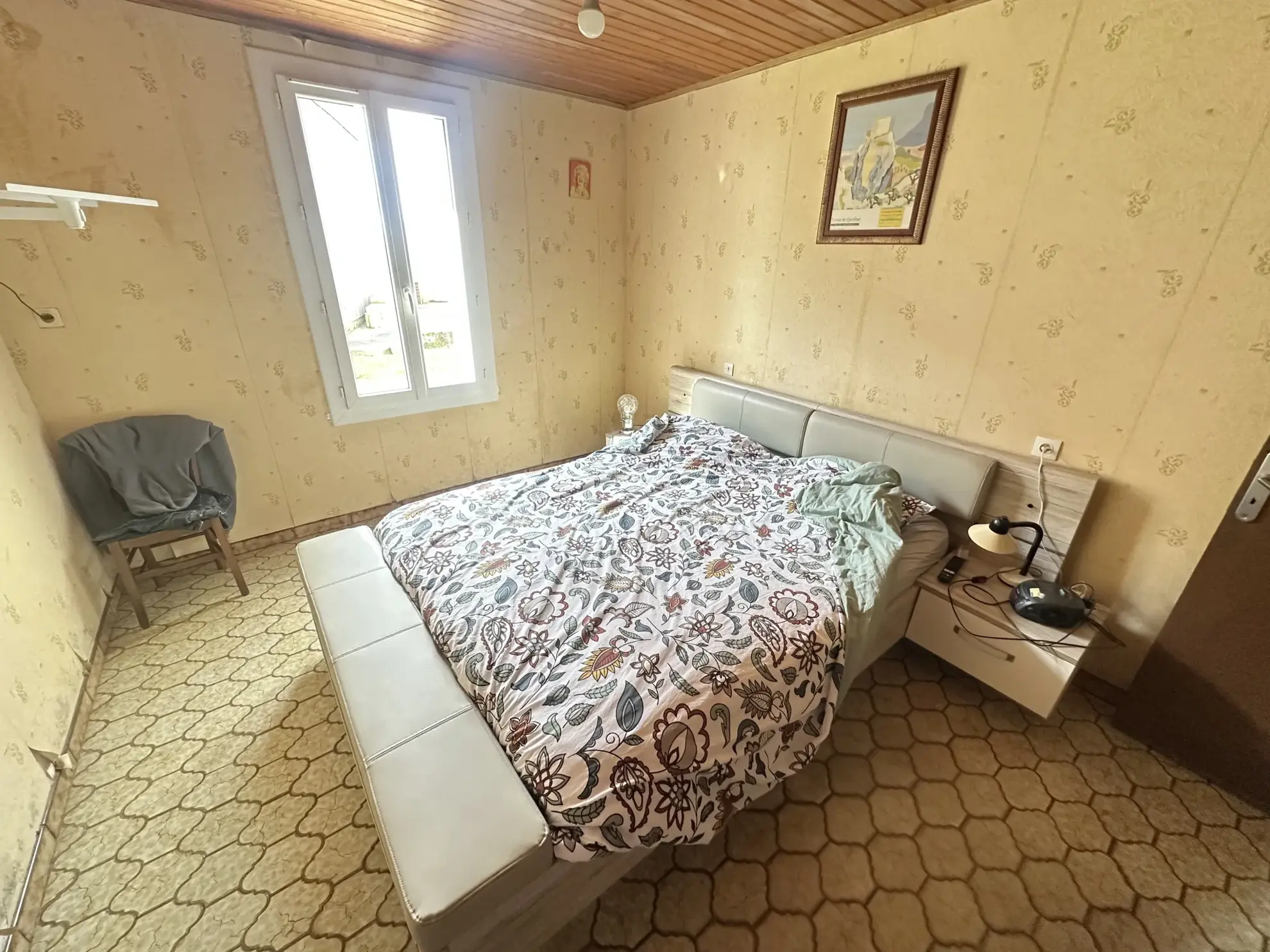 Maison en pierre avec grand hangar à Marmande avec espace de stockage de 650m² 
