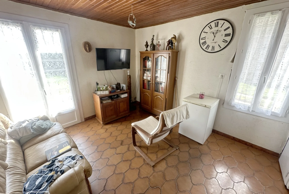 Maison en pierre avec grand hangar à Marmande avec espace de stockage de 650m² 