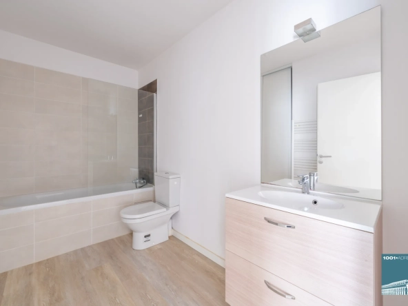 Appartement 2 pièces avec balcon, parking à Cenon en résidence récente 