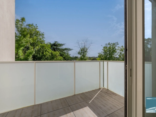 Appartement 2 pièces avec balcon, parking à Cenon en résidence récente 