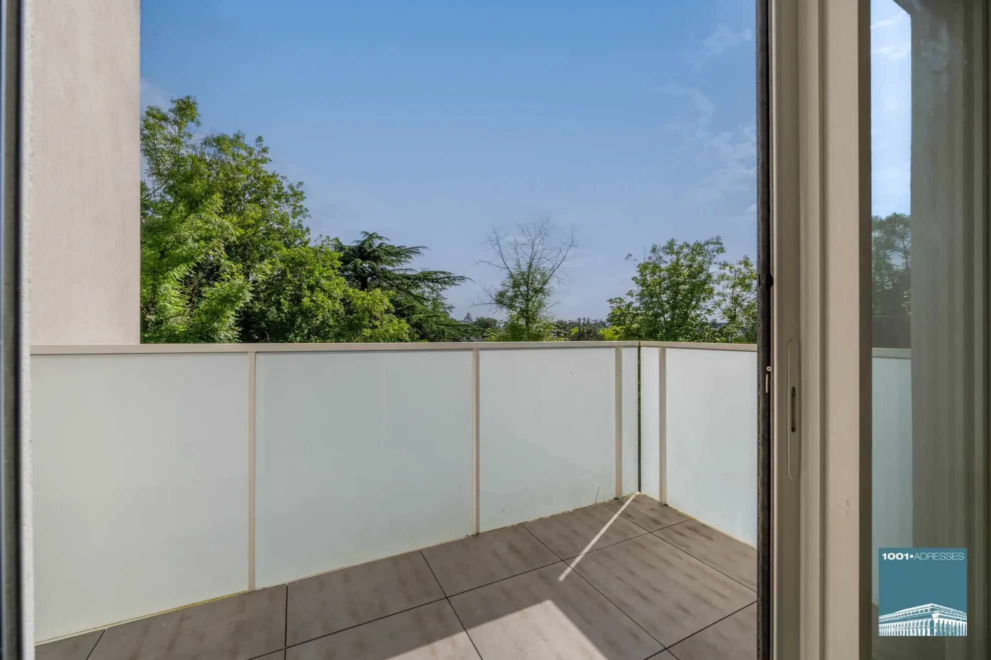 Appartement 2 pièces avec balcon, parking à Cenon en résidence récente 