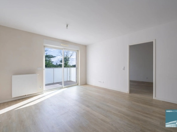 Appartement 2 pièces avec balcon, parking à Cenon en résidence récente 