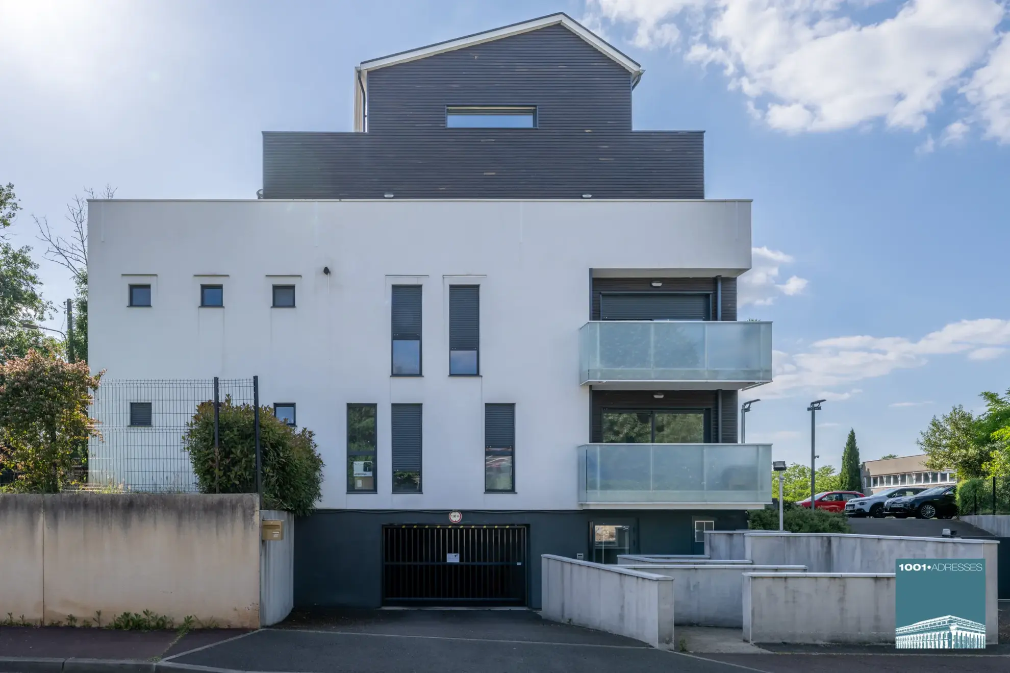 Appartement 2 pièces avec balcon, parking à Cenon en résidence récente 