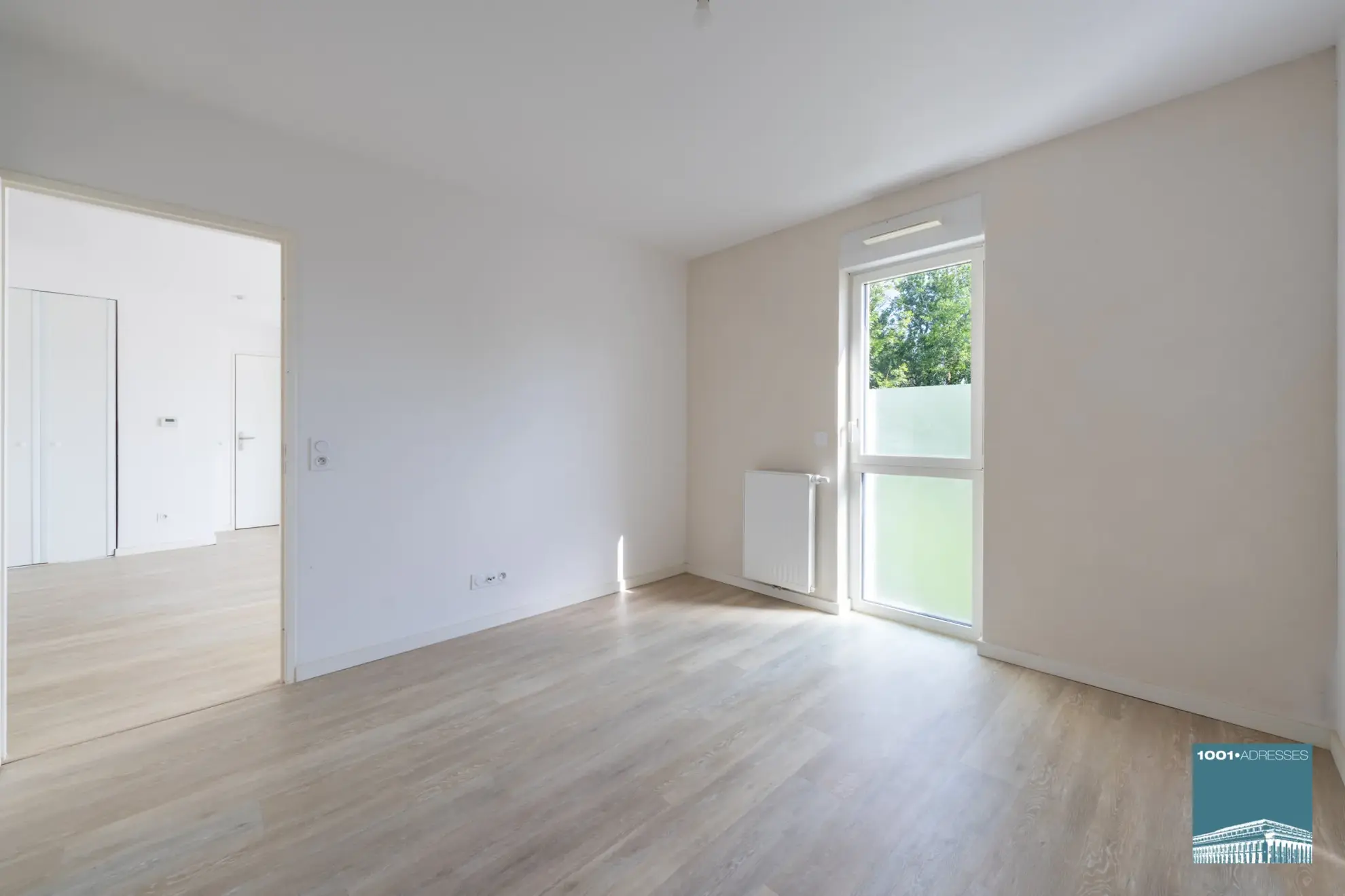 Appartement 2 pièces avec balcon, parking à Cenon en résidence récente 