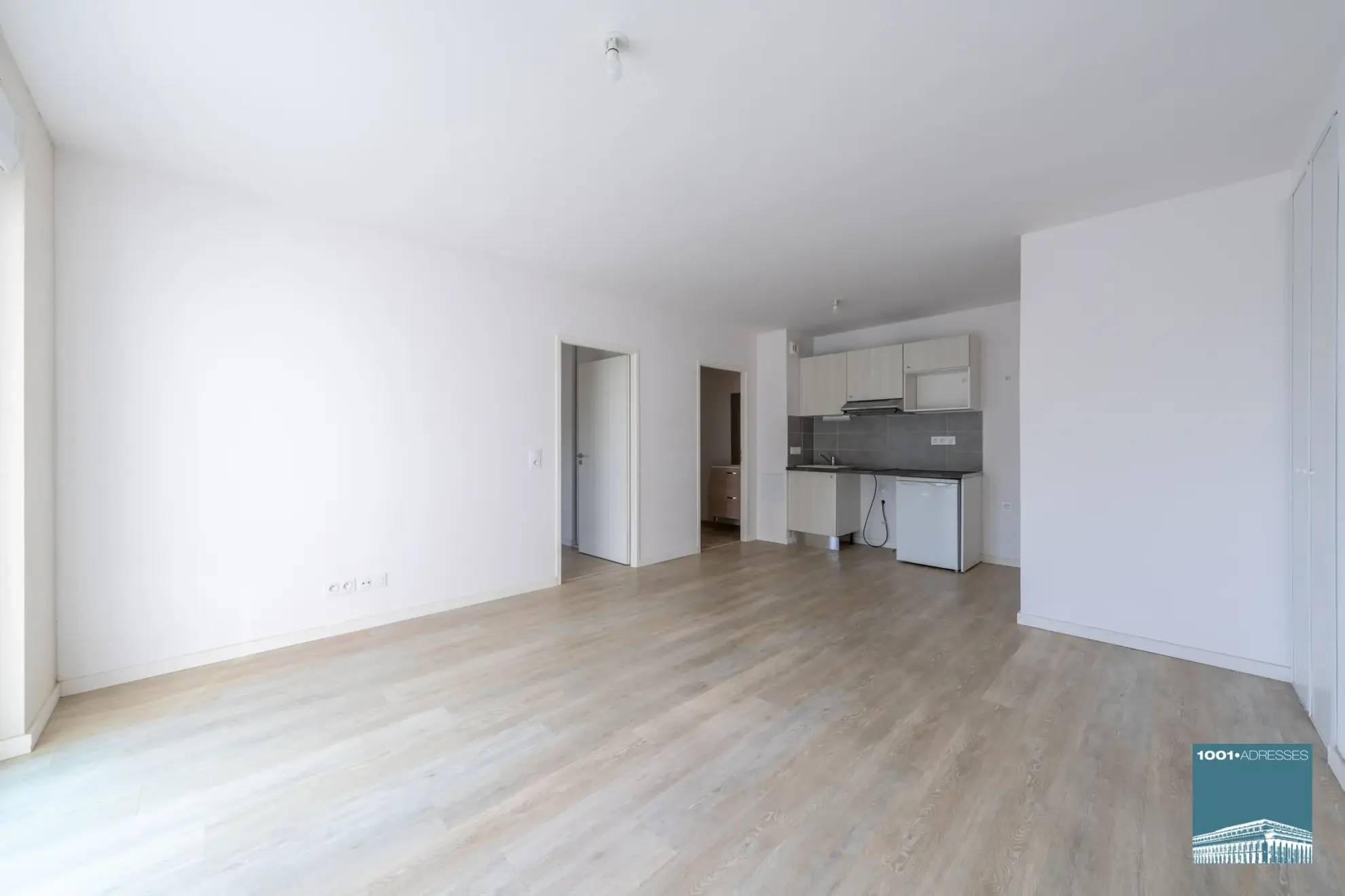 Appartement 2 pièces avec balcon, parking à Cenon en résidence récente 