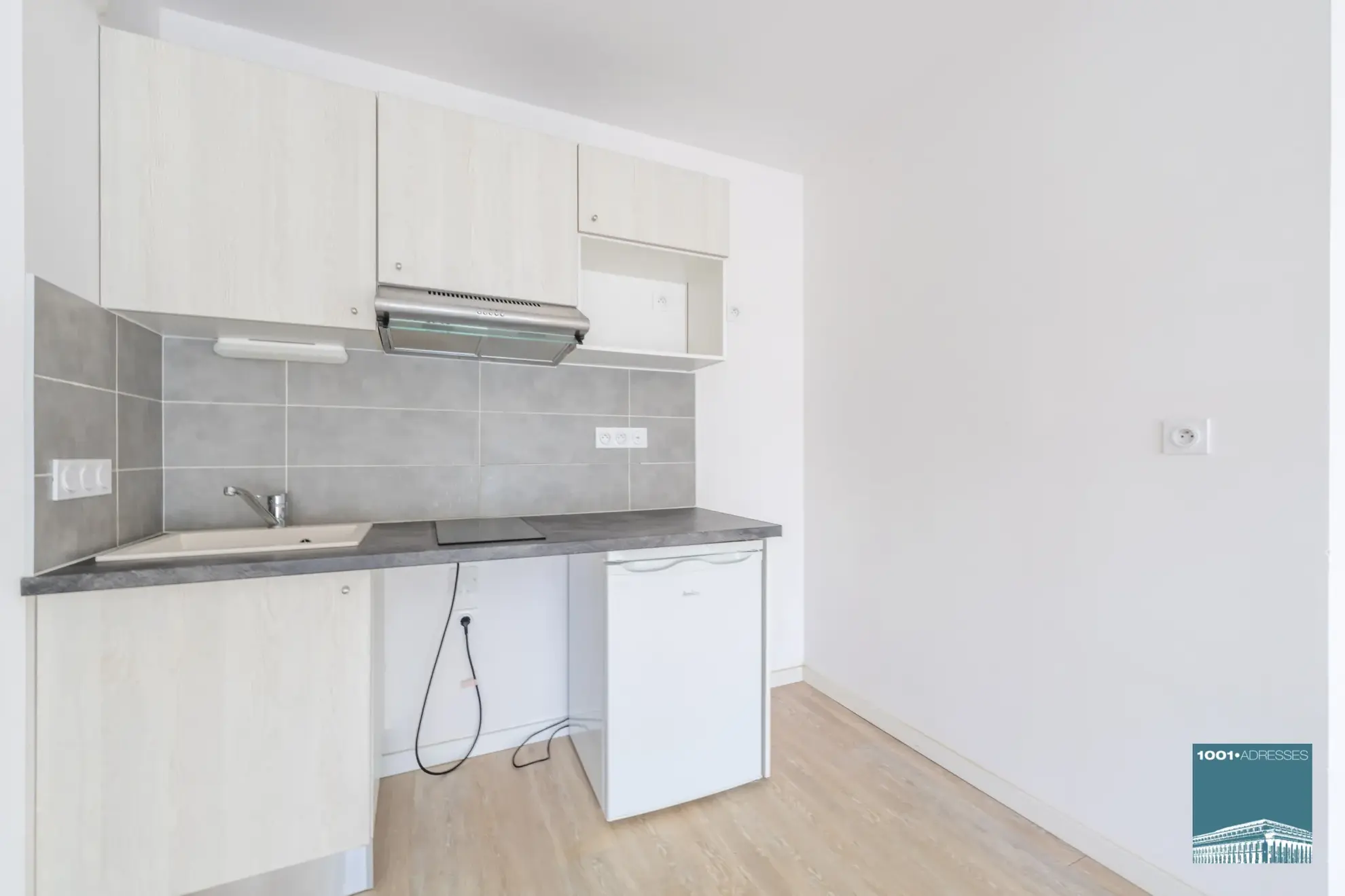 Appartement 2 pièces avec balcon, parking à Cenon en résidence récente 