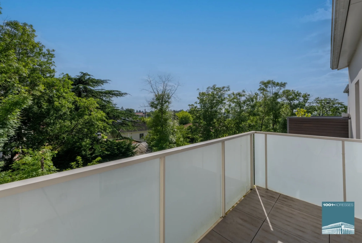 Appartement 2 pièces avec balcon, parking à Cenon en résidence récente 