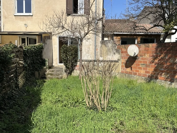 Maison de ville de 76 m² à vendre au centre-ville de Marmande, idéal rénovation