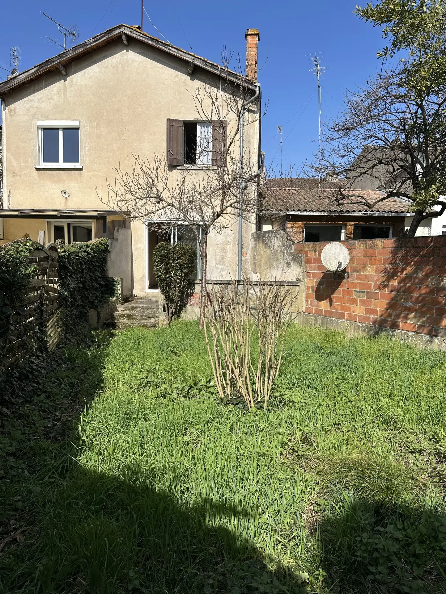 Maison de ville de 76 m² à vendre au centre-ville de Marmande, idéal rénovation 