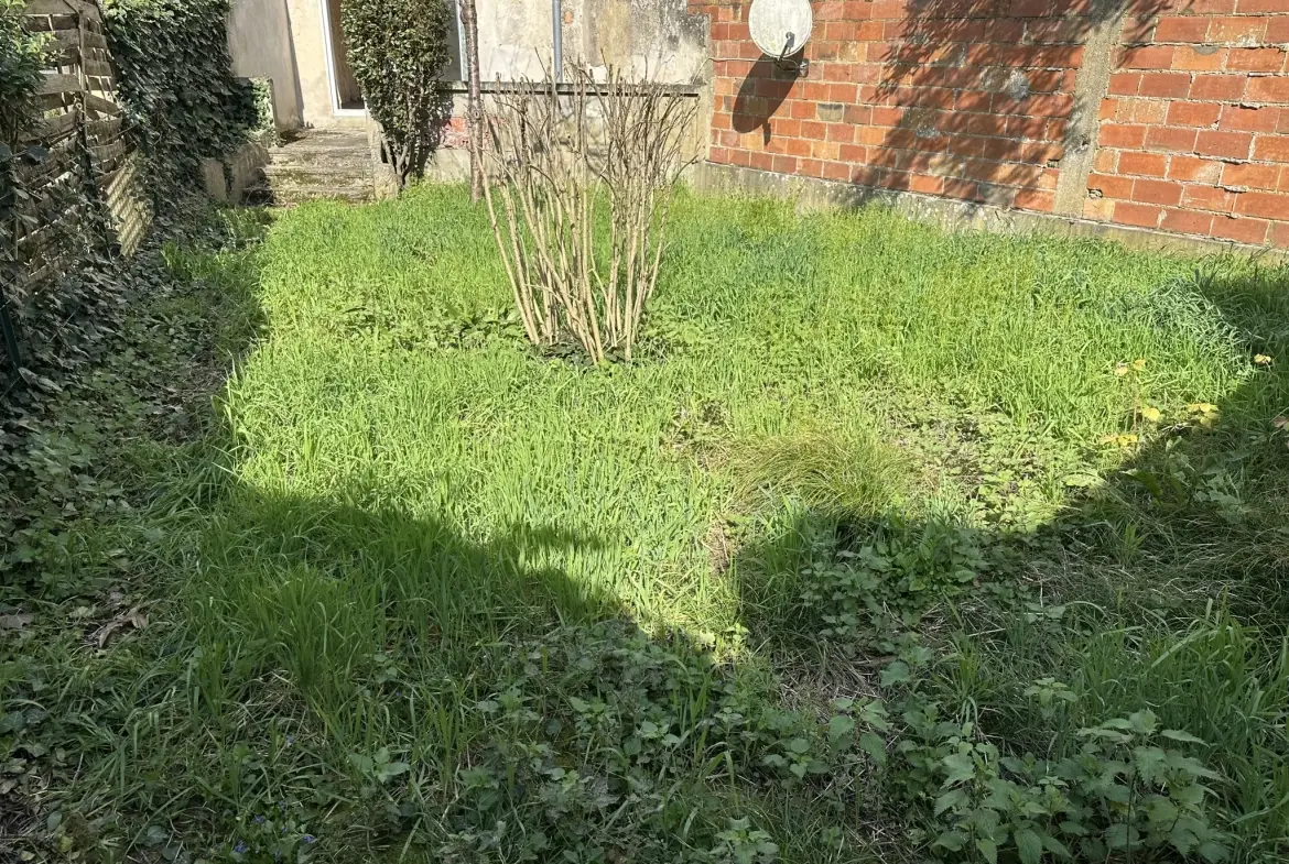 Maison de ville de 76 m² à vendre au centre-ville de Marmande, idéal rénovation 