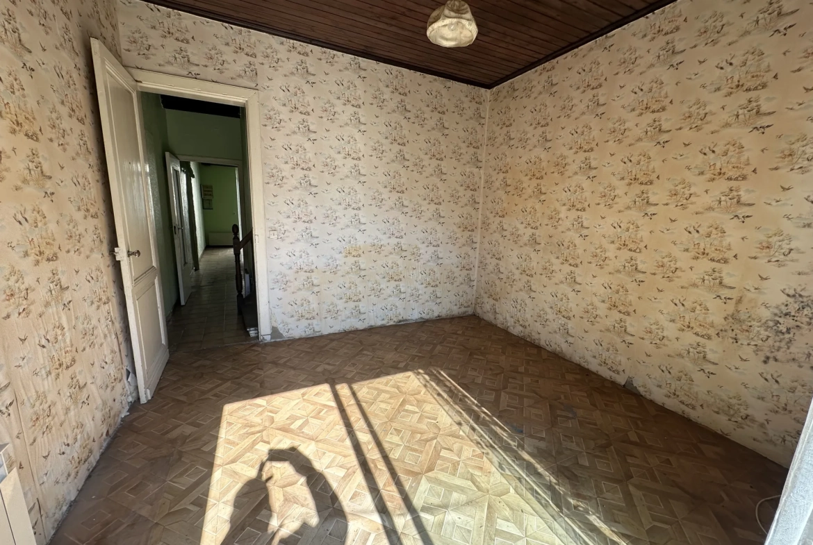 Maison de ville de 76 m² à vendre au centre-ville de Marmande, idéal rénovation 