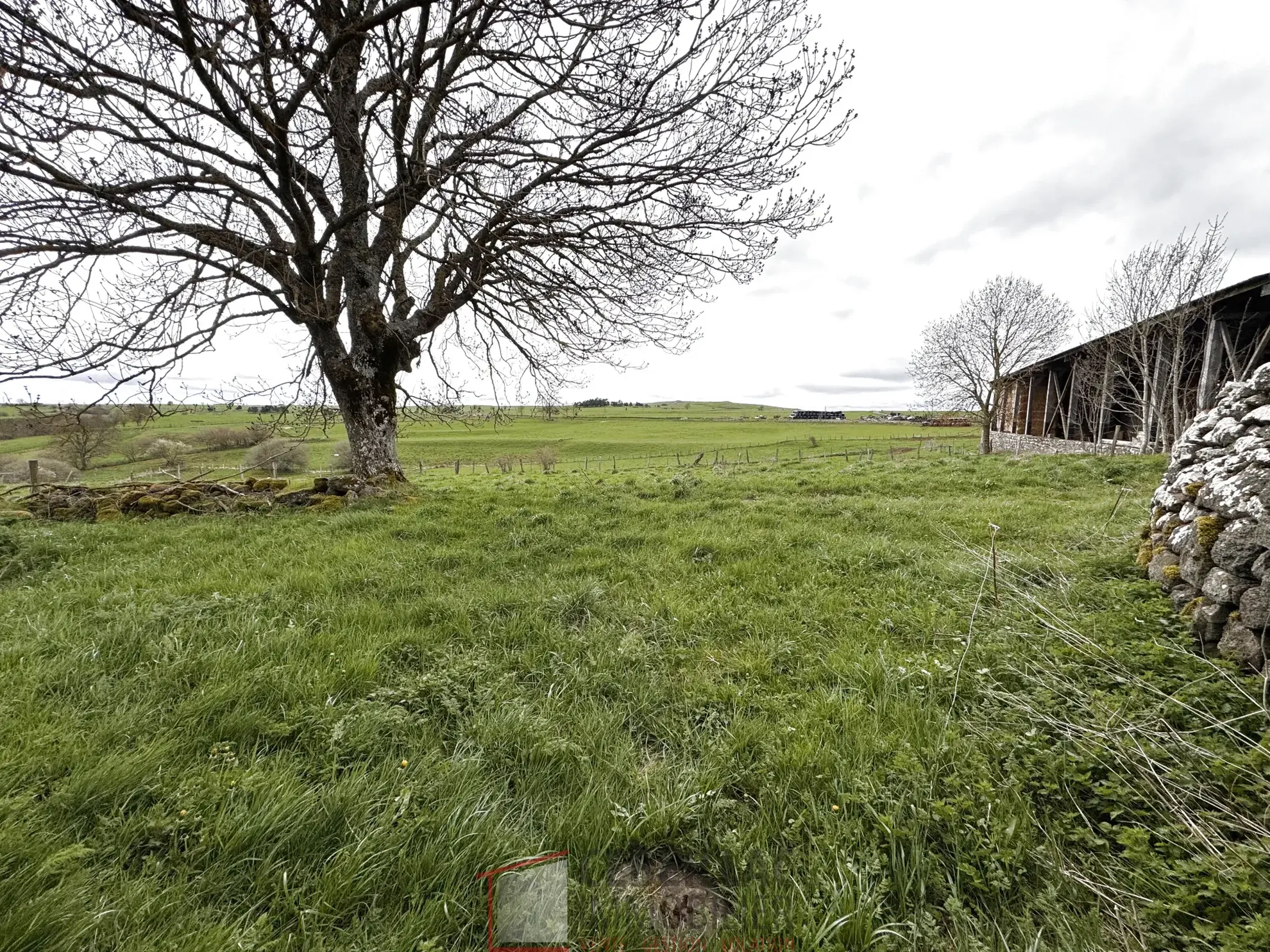 A vendre grange à rénover avec terrain à Saint Flour - 880 m² 