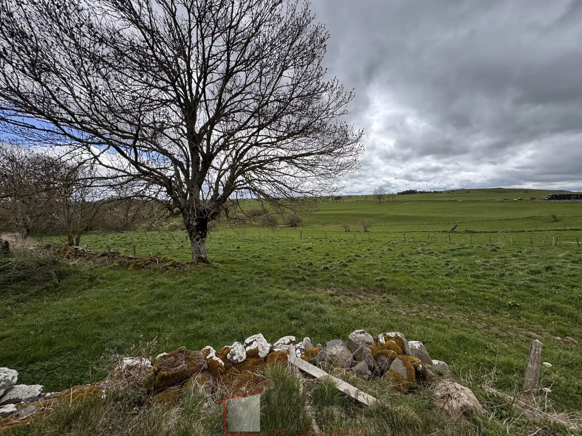 A vendre grange à rénover avec terrain à Saint Flour - 880 m² 