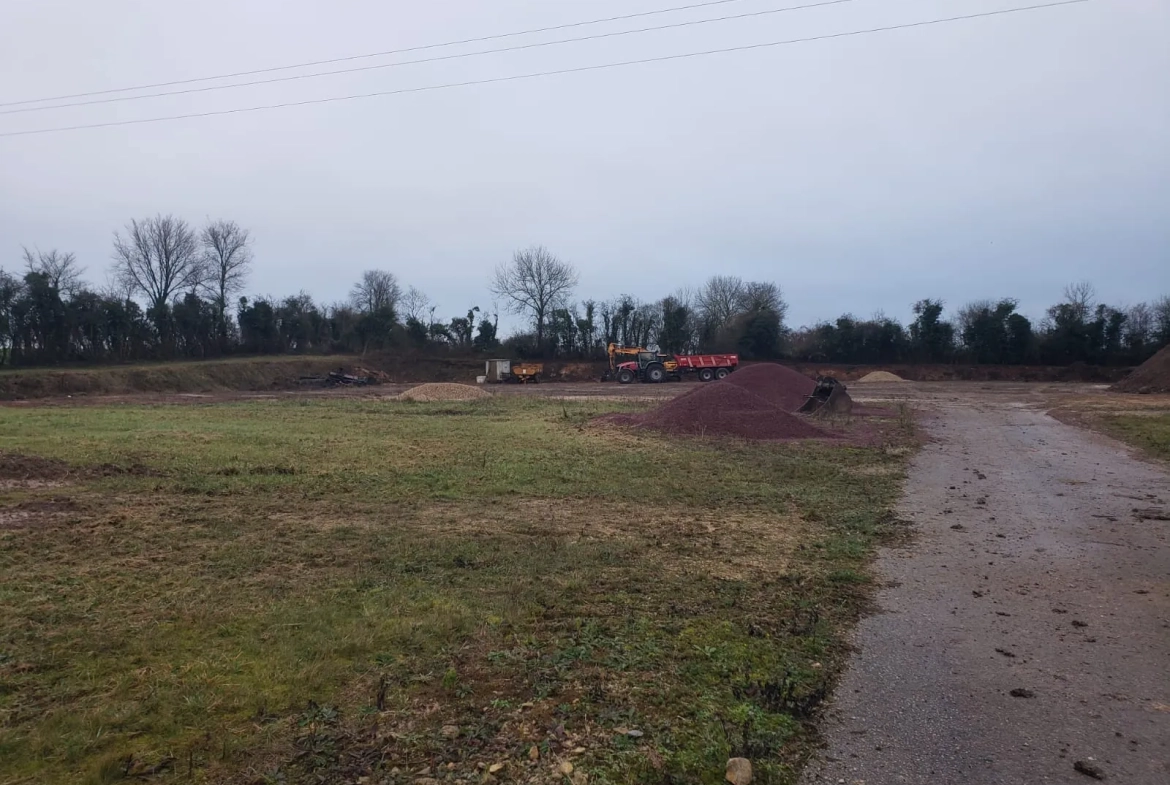 Terrain constructible industriel ou artisanal à vendre à Le Mellerault 