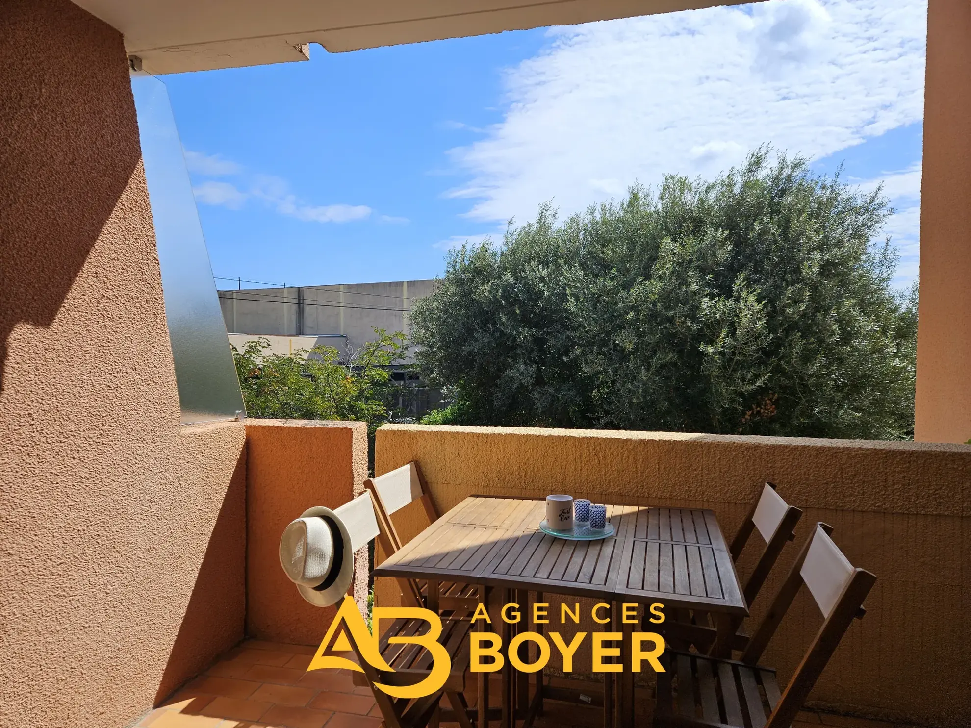 Exclusivité : Appartement T2 avec terrasse et parking à Bandol 