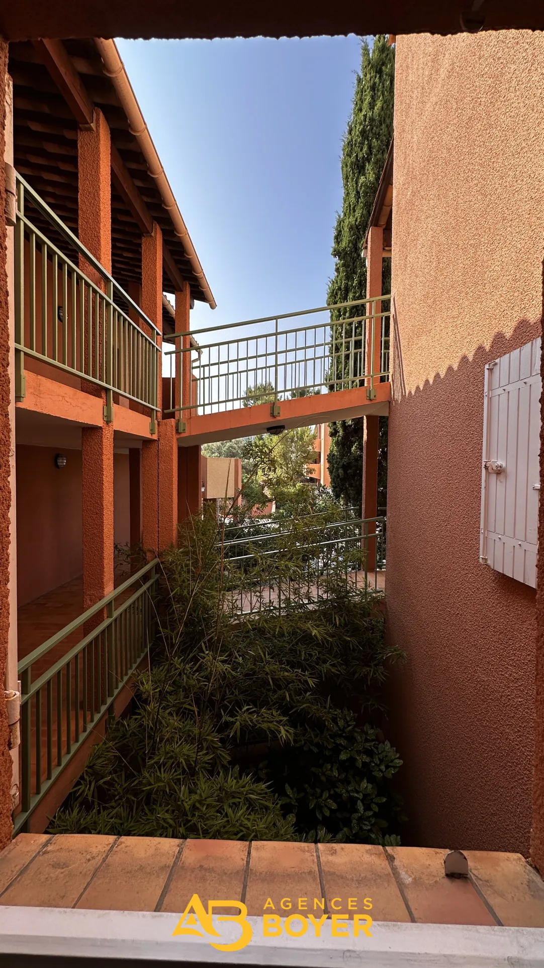 Exclusivité : Appartement T2 avec terrasse et parking à Bandol 