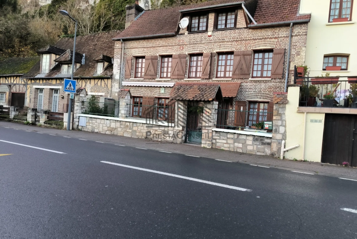Maison à vendre à Orival – Viager occupé avec jardin de 1200 m² 