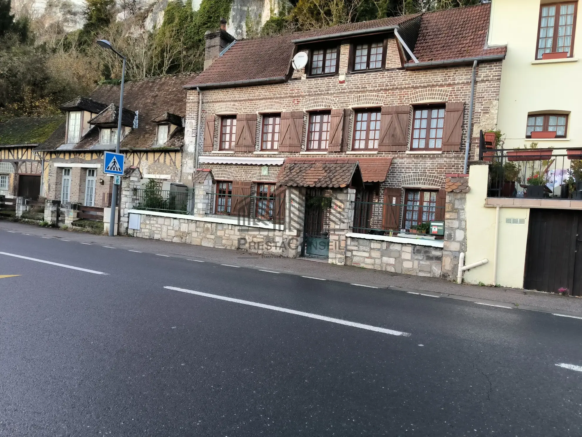 Maison à vendre à Orival – Viager occupé avec jardin de 1200 m² 