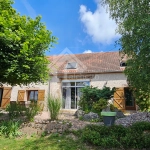 Maison authentique de 145m2 avec terrain à Lapalisse - Charme champêtre et grande capacité