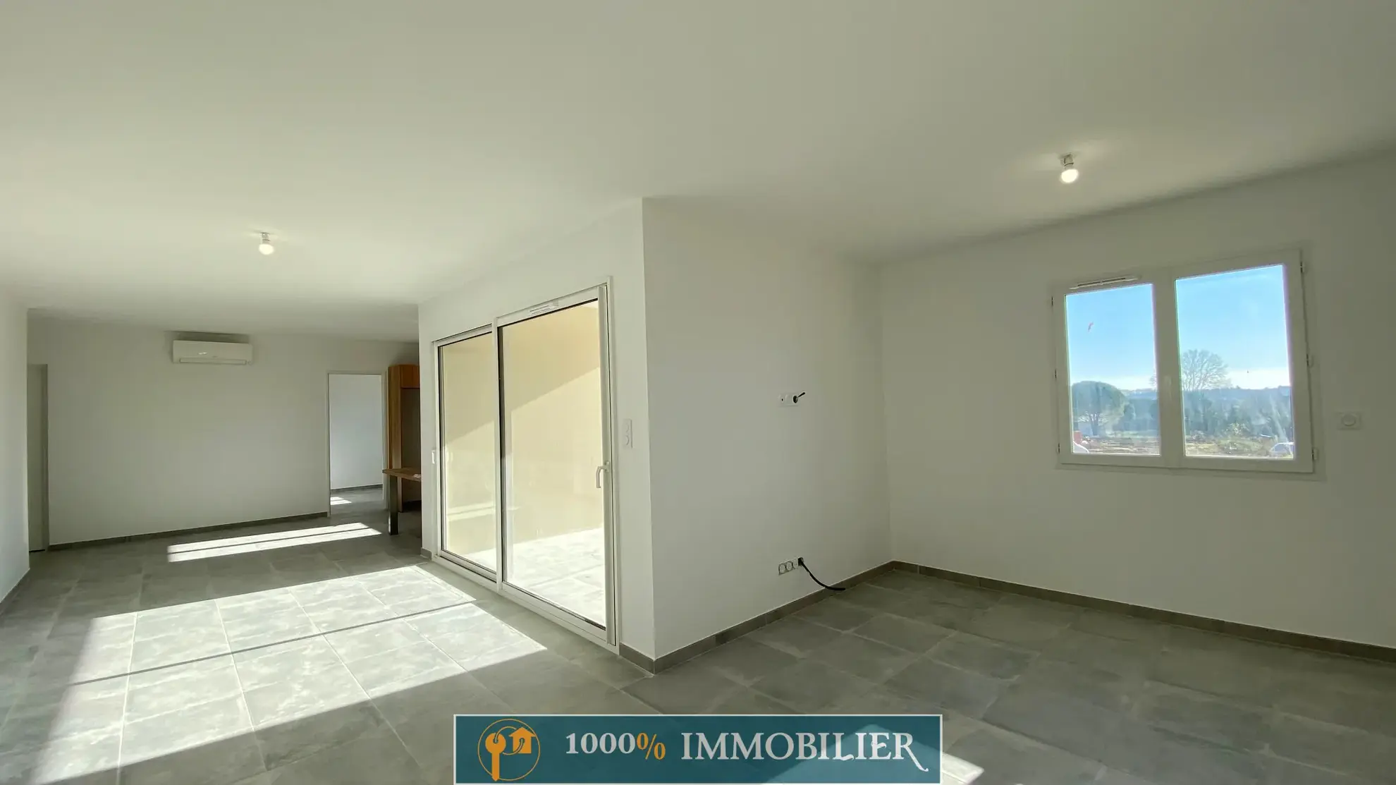 Villa neuve de 98 m² avec garage à Pouzolles - Terrasse et jardin piscinable 