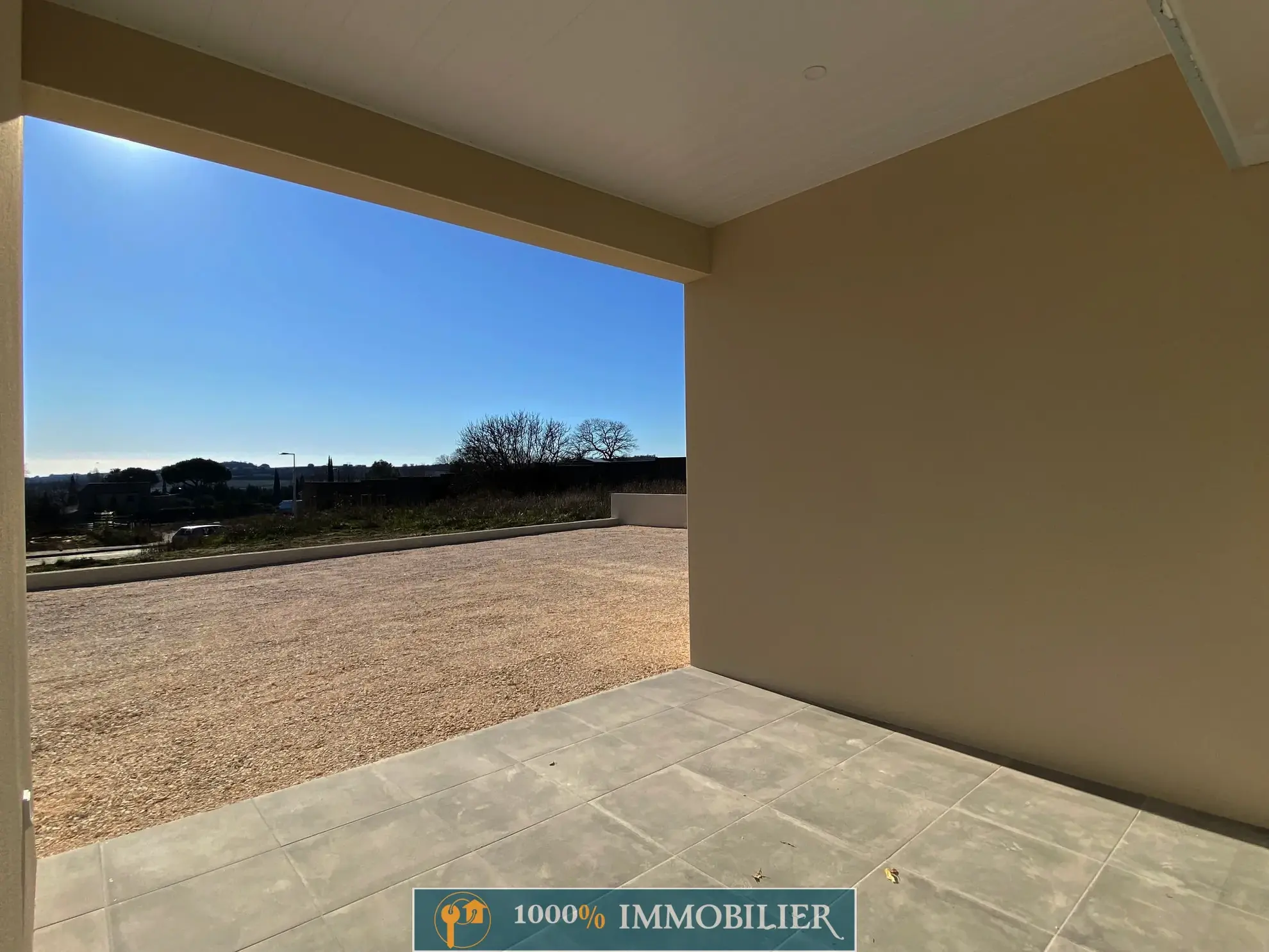 Villa neuve de 98 m² avec garage à Pouzolles - Terrasse et jardin piscinable 