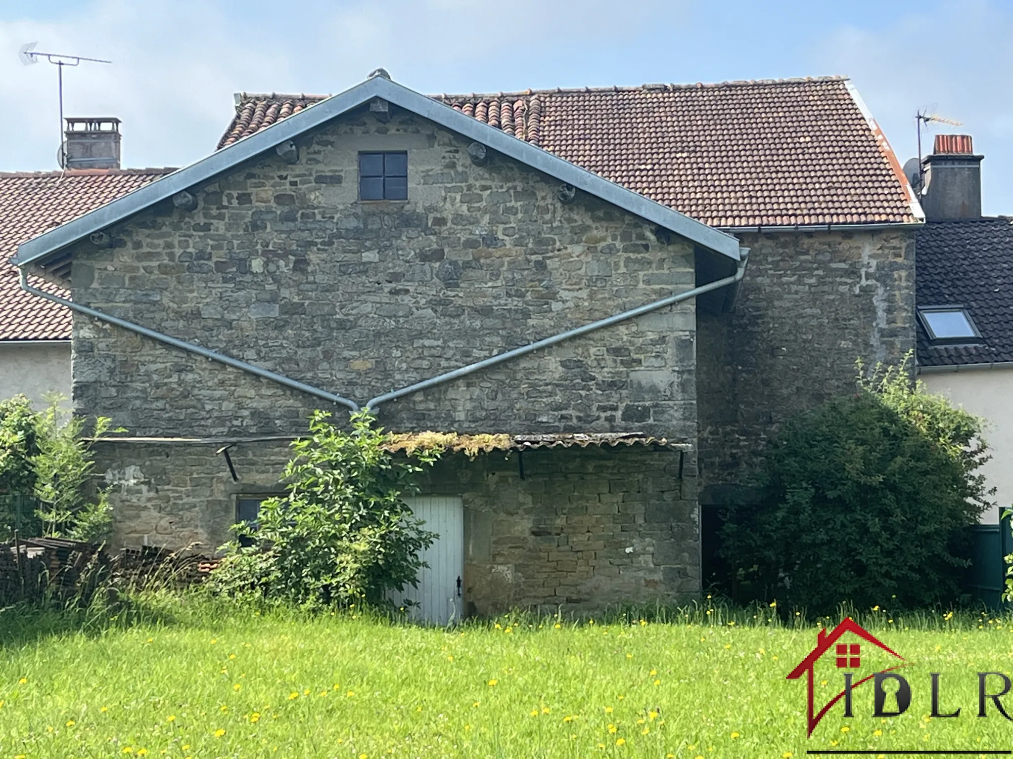 Maison à rénover à Damrémont avec potentiel important et terrain accessible 