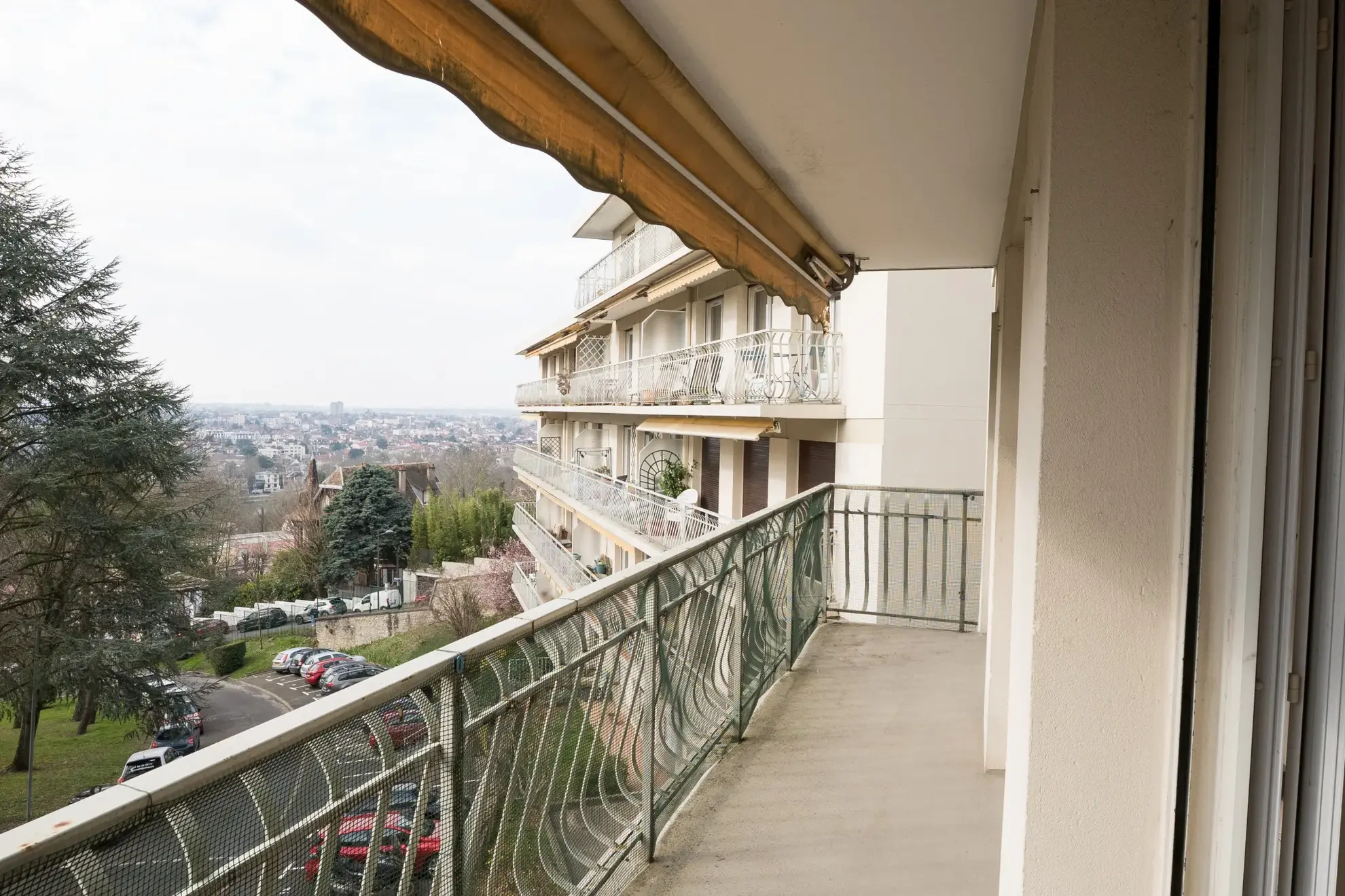 Vente d'un appartement lumineux de 3 pièces à Chennevières-sur-Marne avec vue sur Paris 
