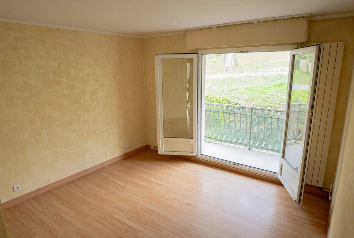 Vente d'un appartement lumineux de 3 pièces à Chennevières-sur-Marne avec vue sur Paris 
