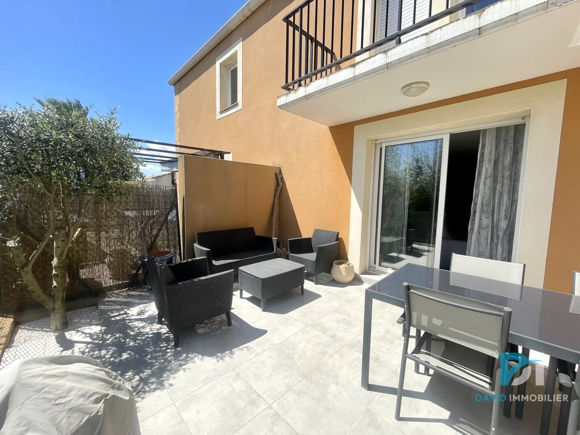 Villa T4 à Servian avec 3 chambres, terrasse et garage - environnement calme 