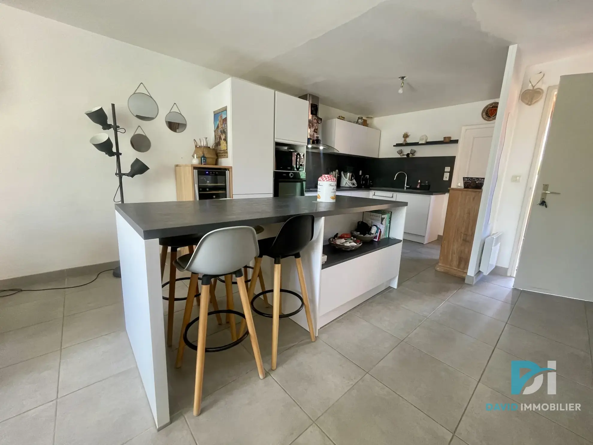 Villa T4 à Servian avec 3 chambres, terrasse et garage - environnement calme 