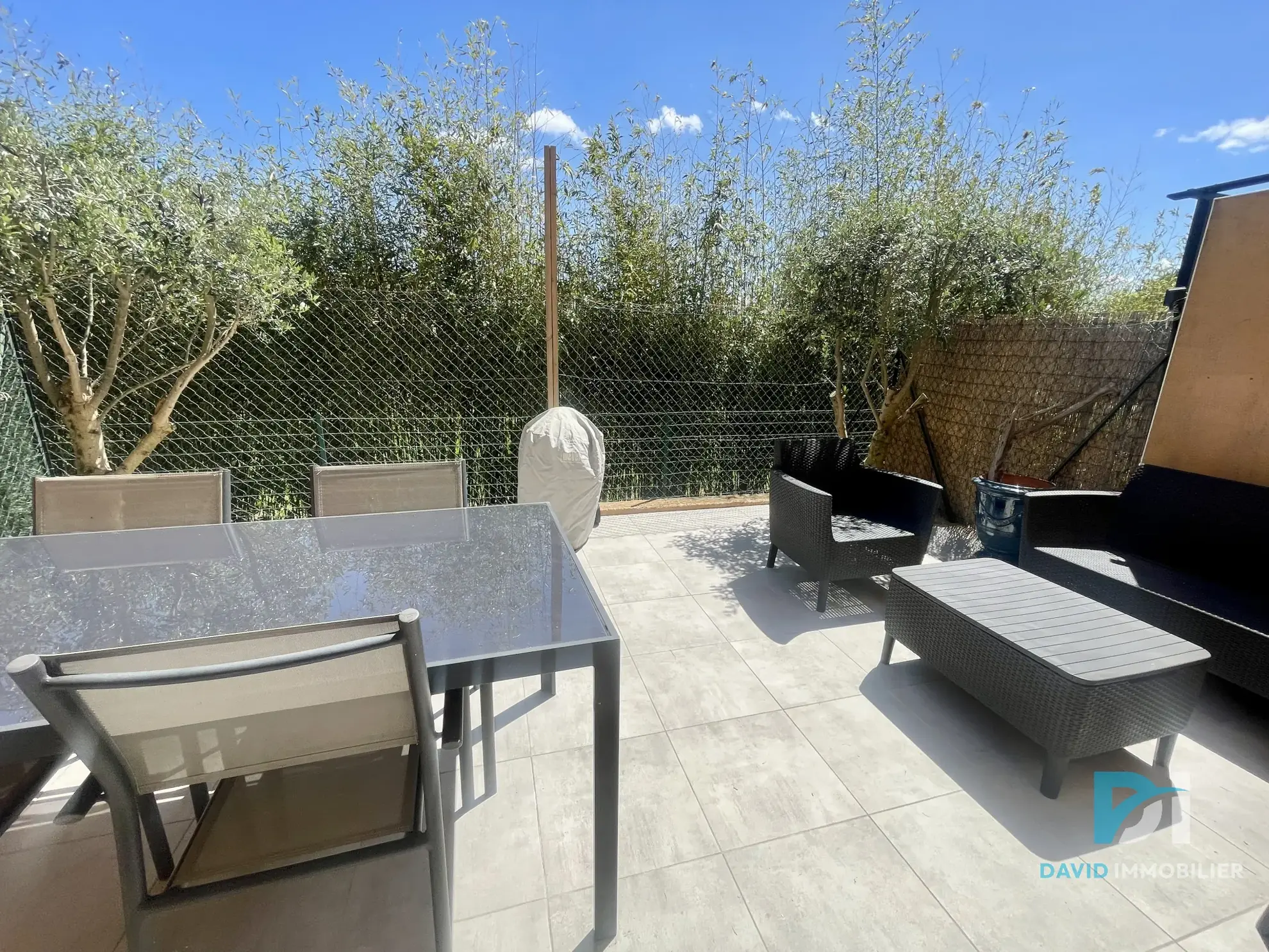 Villa T4 à Servian avec 3 chambres, terrasse et garage - environnement calme 