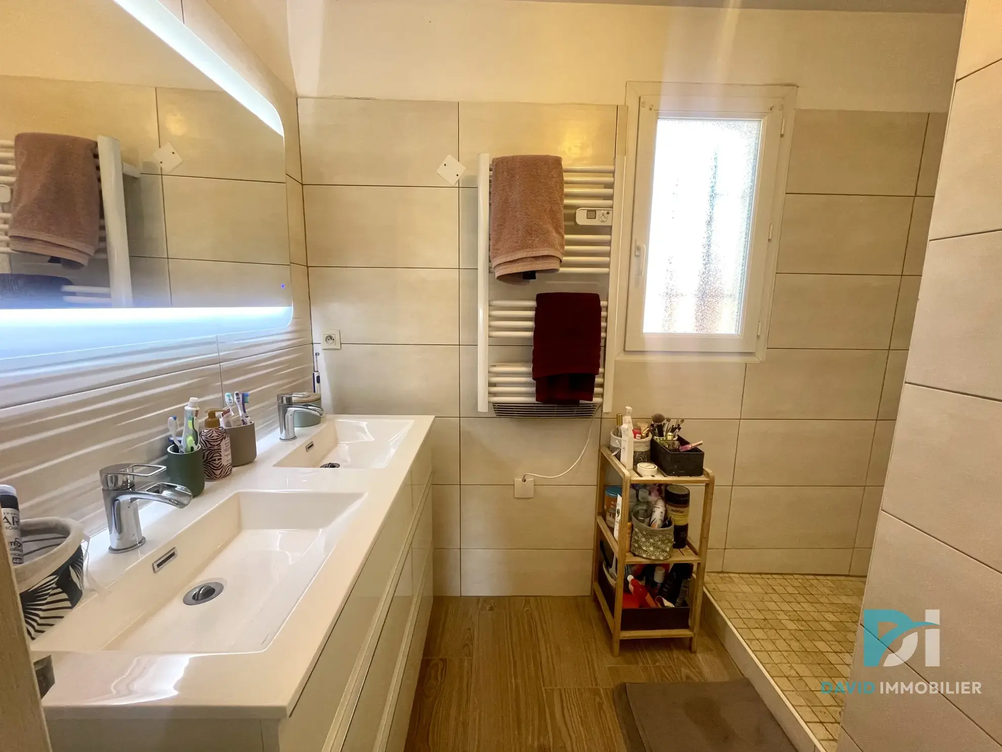 Villa T4 à Servian avec 3 chambres, terrasse et garage - environnement calme 