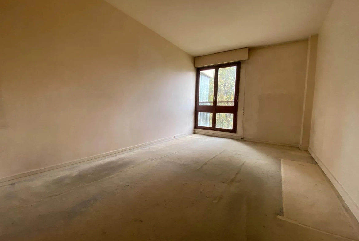 Bel appartement à rénover proche Parly 2, Le Chesnay - 2 chambres, parking, cave 