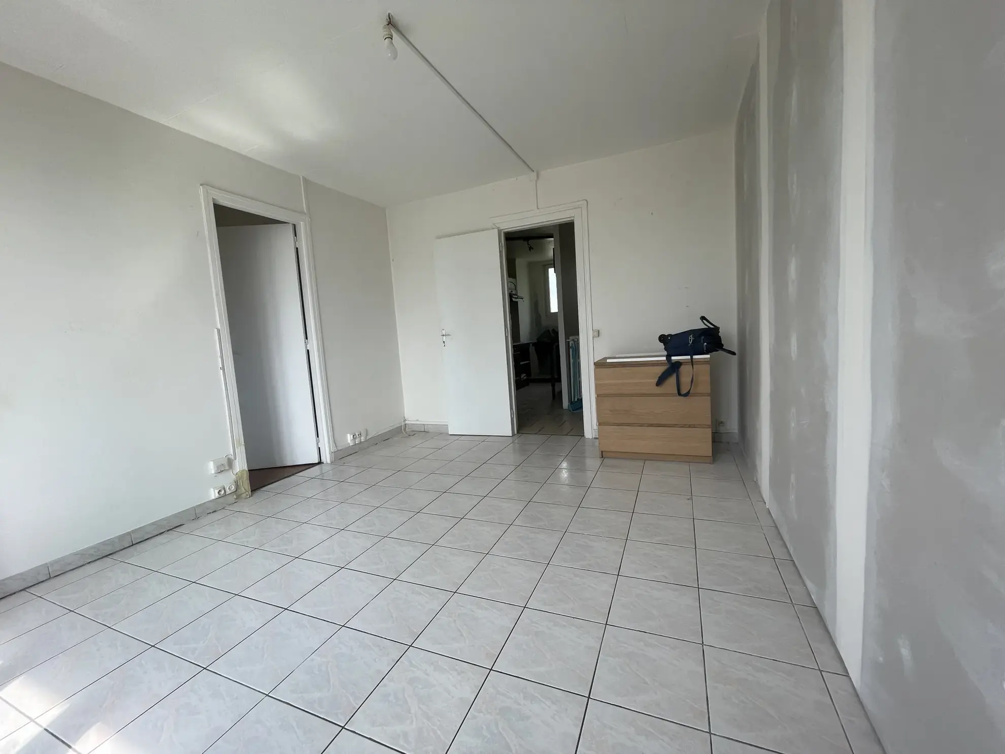 Appartement 38m² avec cave et balcon à Saint-Maur proche RER et place Kennedy 