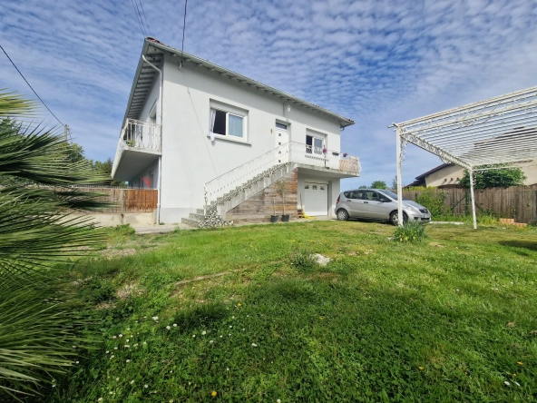 A vendre maison rénovée avec deux appartements à Rabastens-de-Bigorre