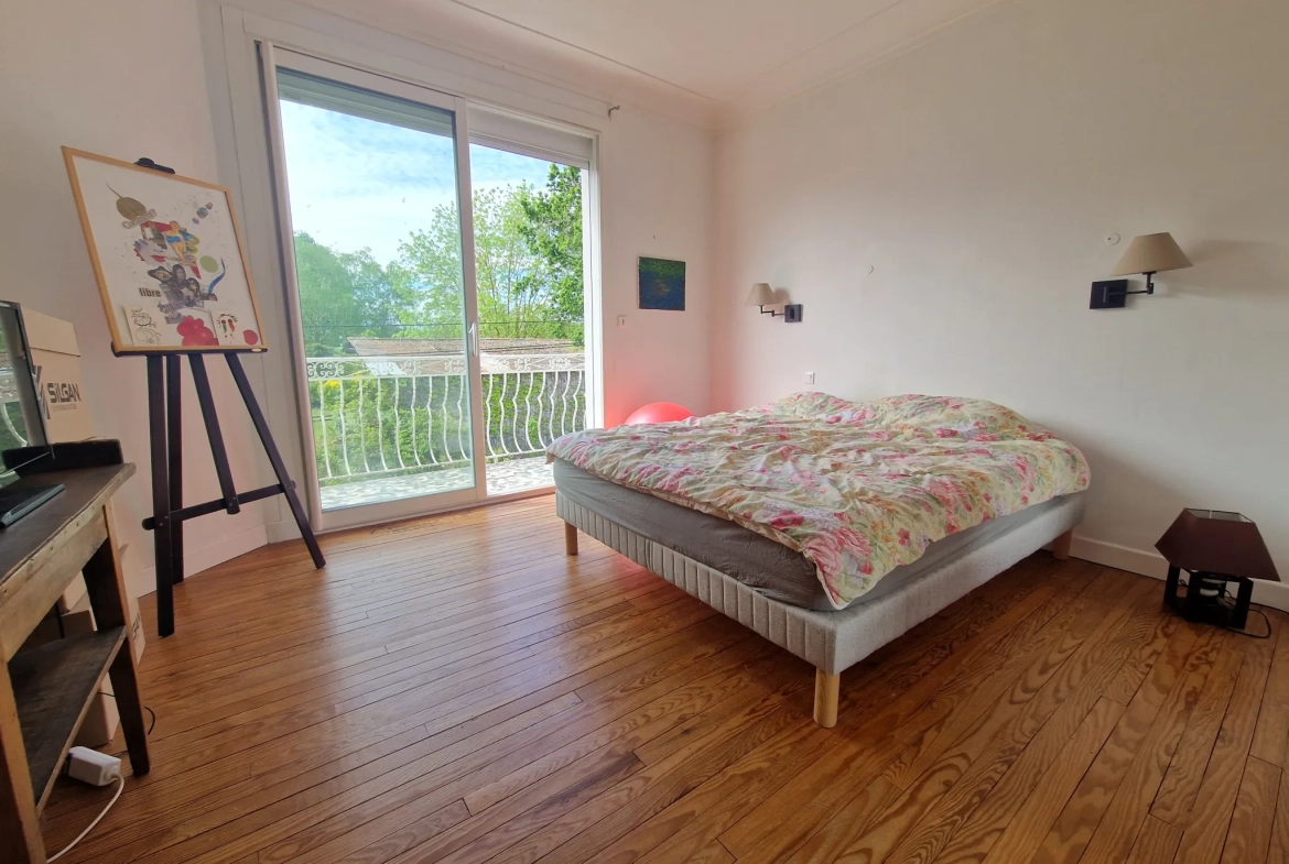 A vendre maison rénovée avec deux appartements à Rabastens-de-Bigorre 