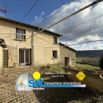 Ferme à rénover à Vernioz, 82 m² avec dépendances et terrain vallonné